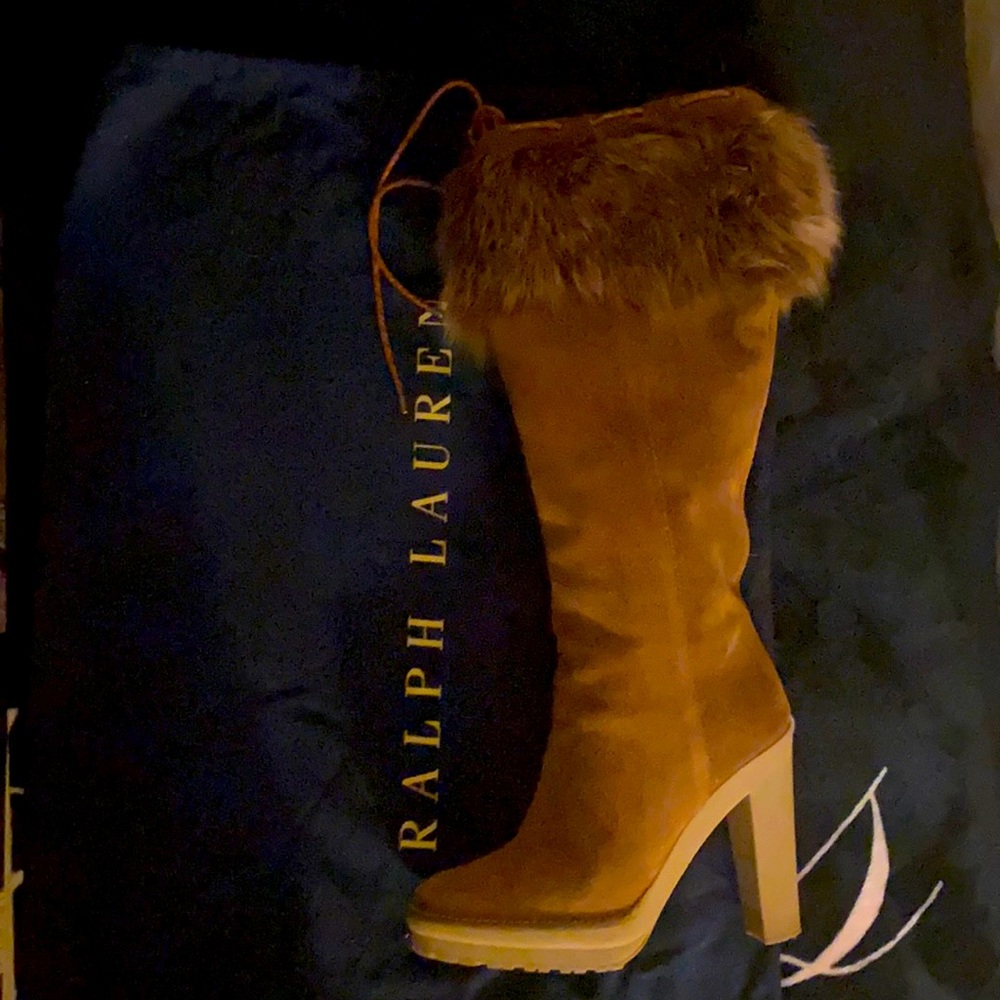 Ralph Lauren boots leather natural lamb.Upper fur .Fur origin.Made in Spain.